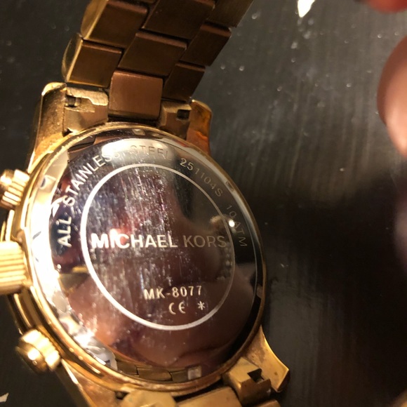 Michael Kors MK-8077 Gold Large Face Watch - Picture 3 of 4
